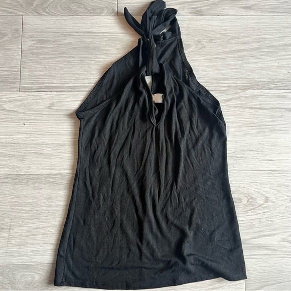 GO Couture Modern Halter Tank Top Black S. NWOT - Picture 3 of 5